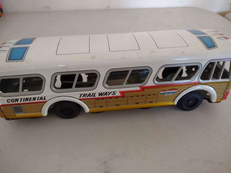 Continental Trailways metal bus 10