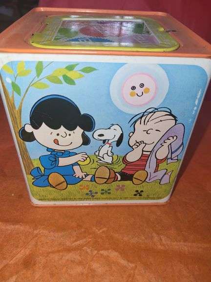 1966 Snoopy jack-n-box - Lil Dusty Online Auctions - All Estate