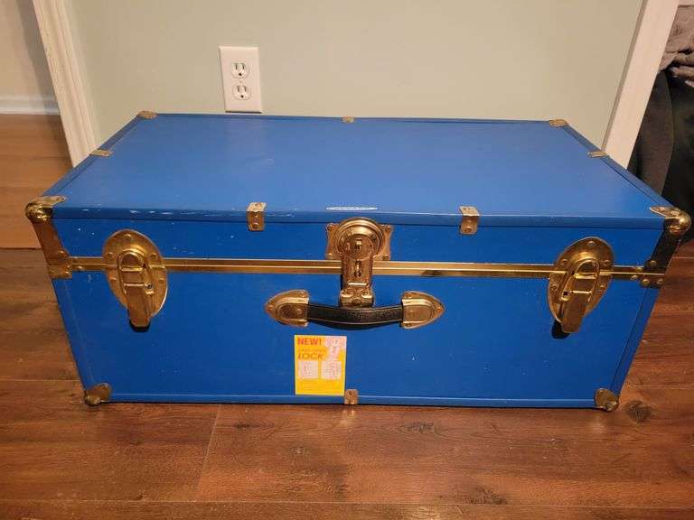 Seward Classic Trunk - Lil Dusty Online Auctions - All Estate 