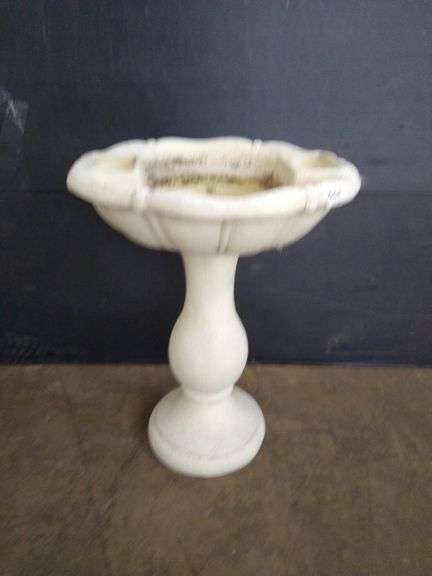 Bird bath 24 in high x 19 in wide