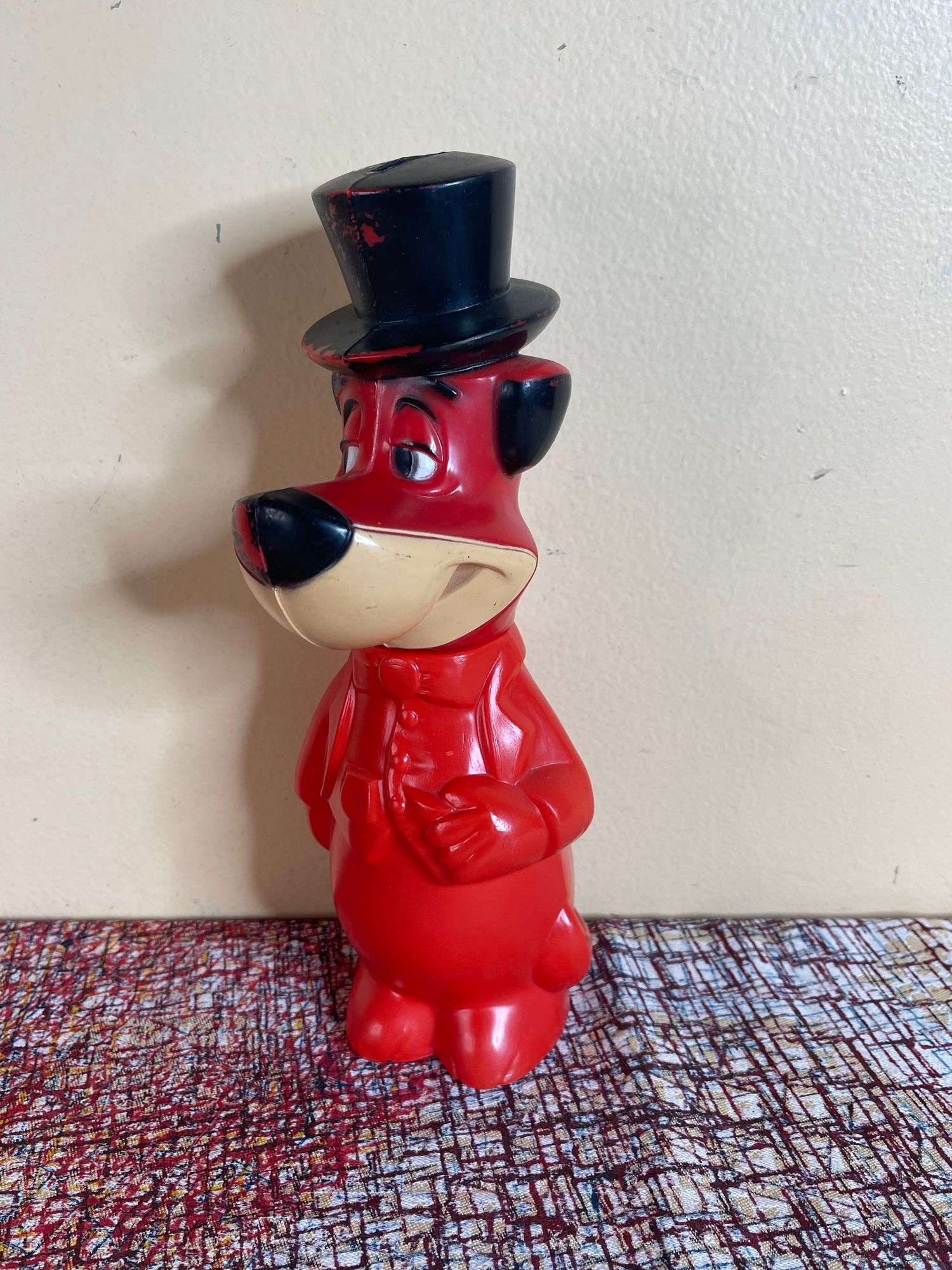 Vintage 1960's Hanna-Barbera Huckleberry Hound Bubble Bath Coin