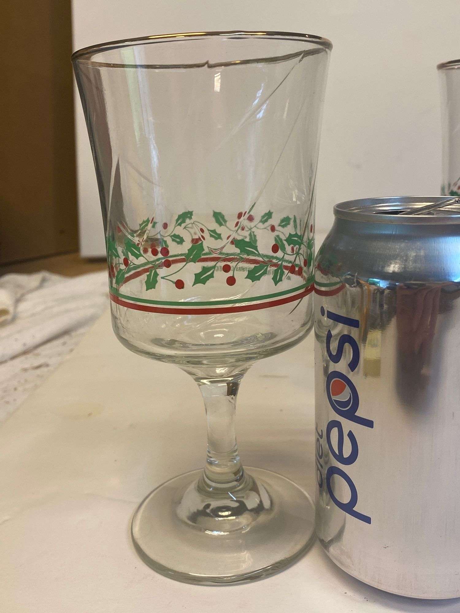 Set of 6 vintage Arby's Christmas stemmed glasses - Lil Dusty Online  Auctions - All Estate Services, LLC
