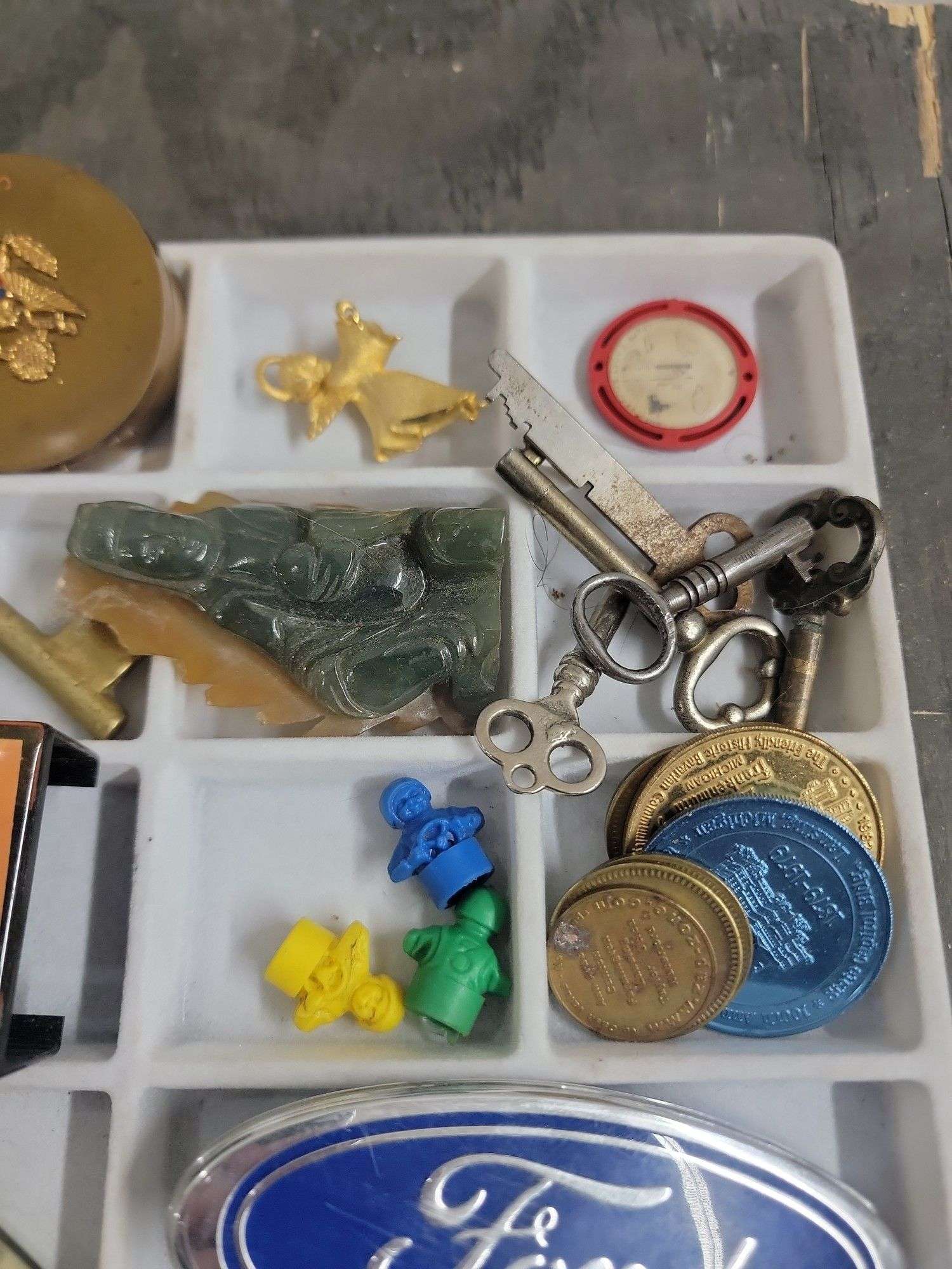 Assorted Vintage Knick Knacks- Keys, Coins & more. 2D - Lil