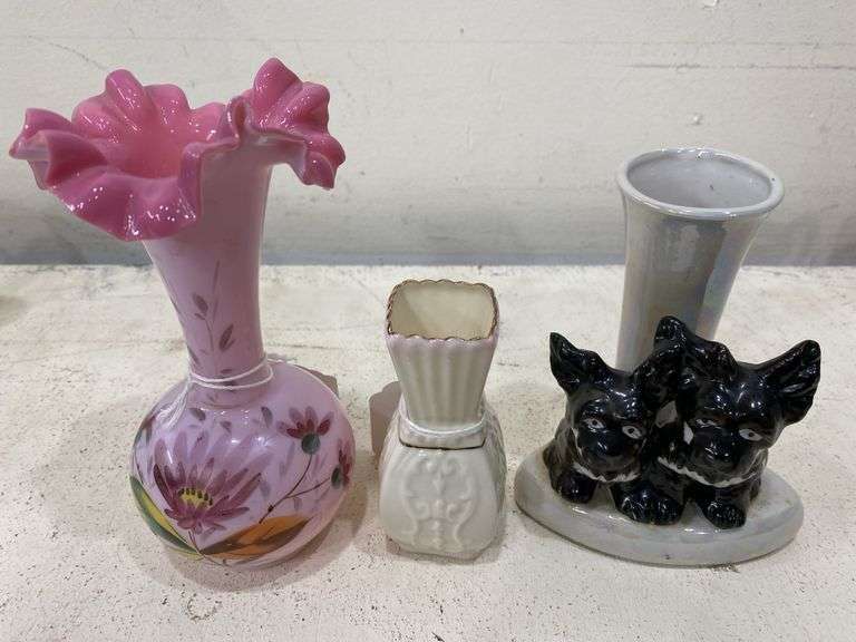 Small Belleek bud bass, Scotty dogs corner vase and hand blown, hand