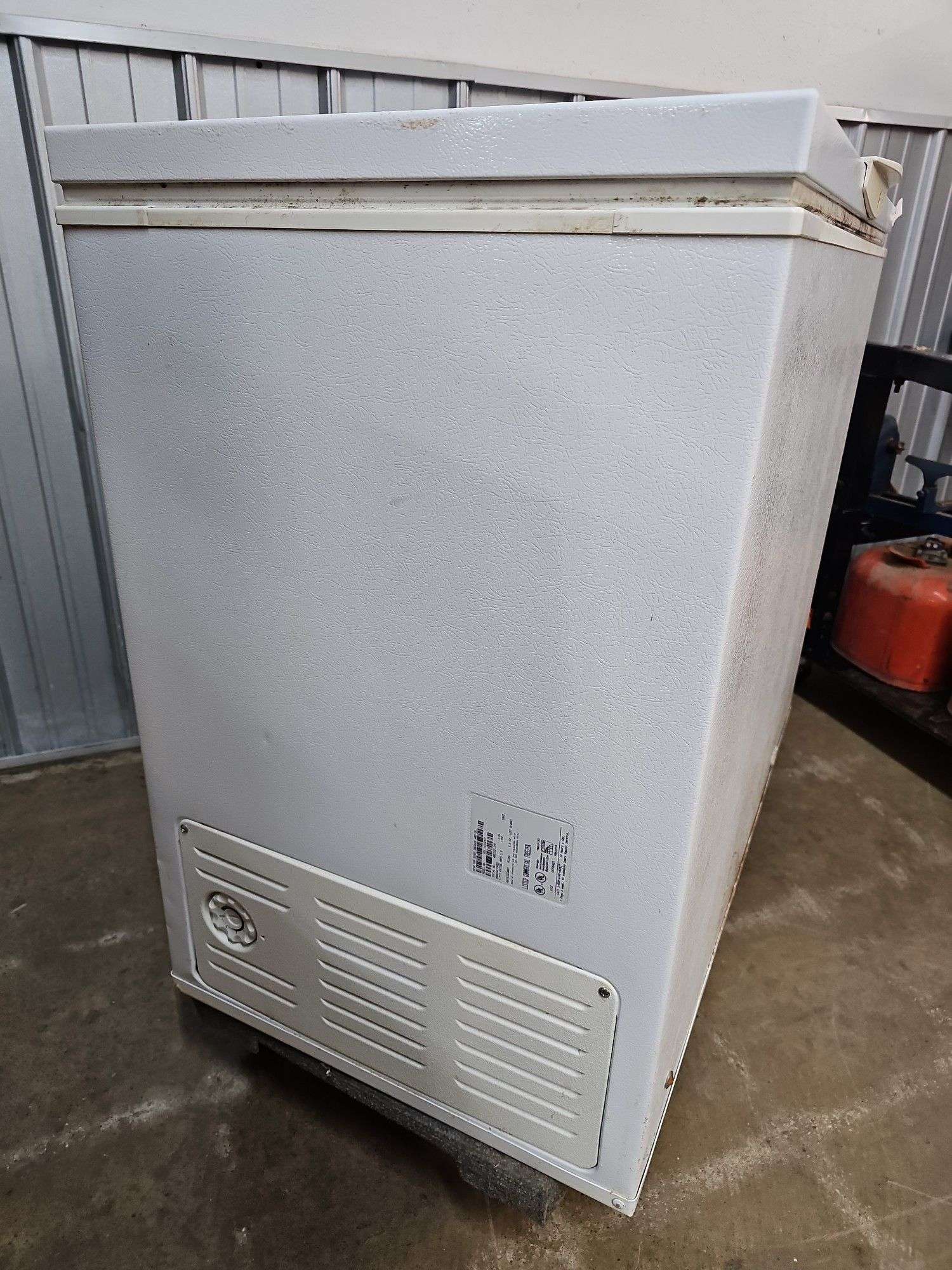 Kenmore heavy duty Comercial chest freezer 41x22x34 WORKS - Lil