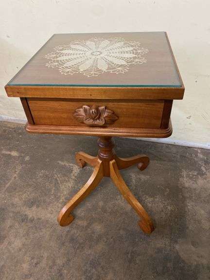 Vintage lamp/plant/occasional table 15" x 15" x 26" tall