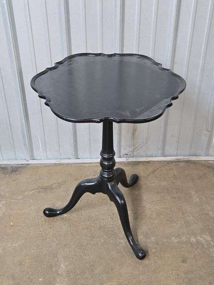 Vintage Pedestal Pie Crust Style Table