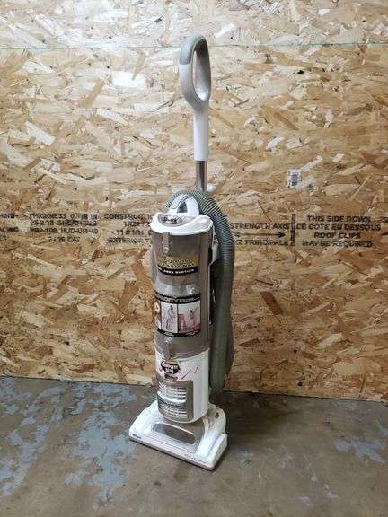 SHARK NAVIGATOR PROFESSIONAL VACUUM
