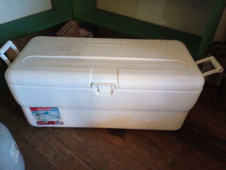 Rubbermaid marine cooler 102qt