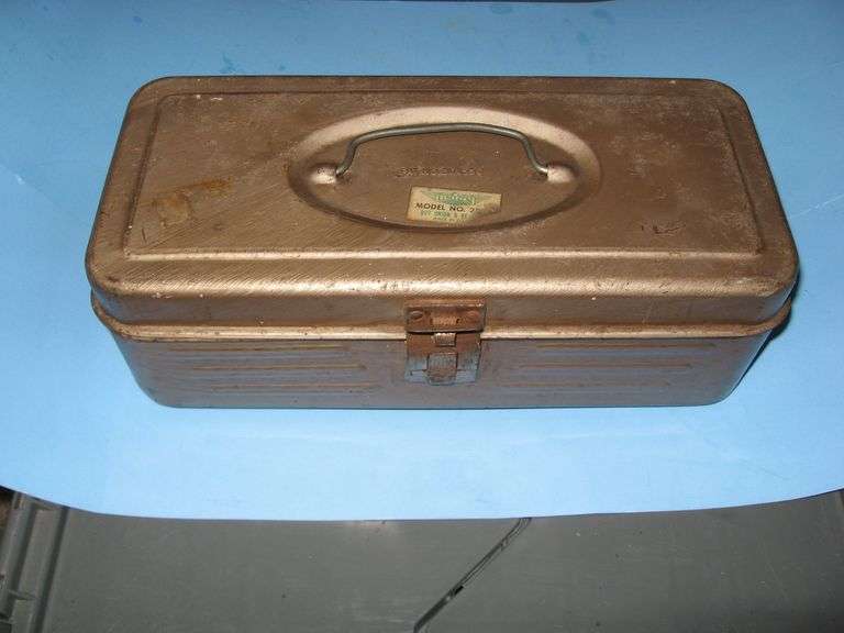 Boîte à Pêche Vintage Union Steel Chest Corp. – Leroy, NY USA – Dimensions 18.75 X 7 X 6 Pouces