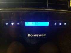 HONEYWELL MM14CCSBB PORTABLE 14,000BTU AC WITH REMOTE. WORKS GREAT. (BIN250)
