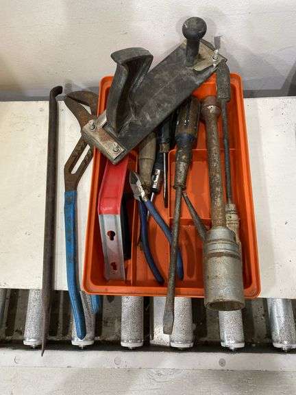 Miscellaneous tools. 3b