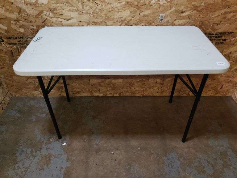 FOLDING TABLE 24"X48"