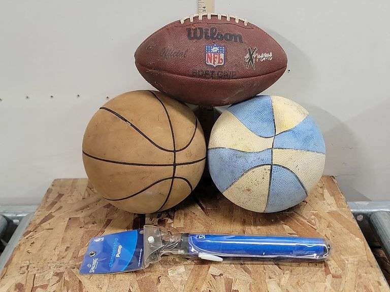 BASKETBALLS, FOOTBALL & AIRPUMP NIP. 18D
