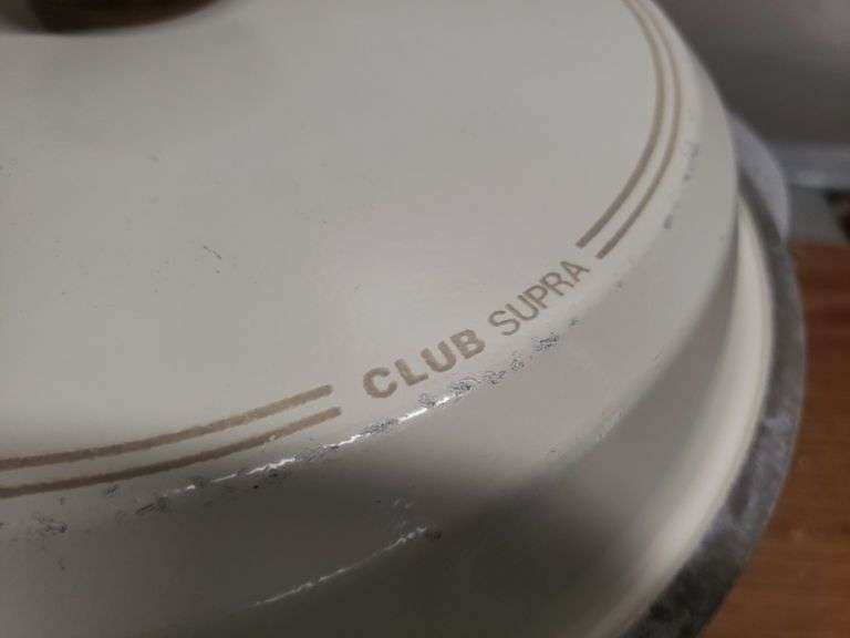CLUB SUPRA ALUMINUM DUTCH OVEN. 00C