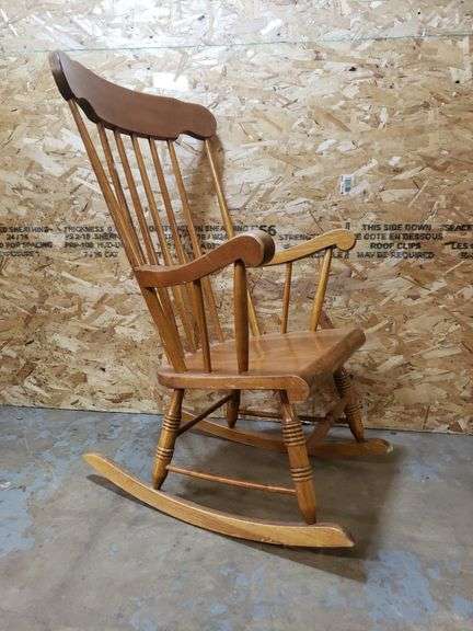 BEAUTIFUL ROCKING CHAIR