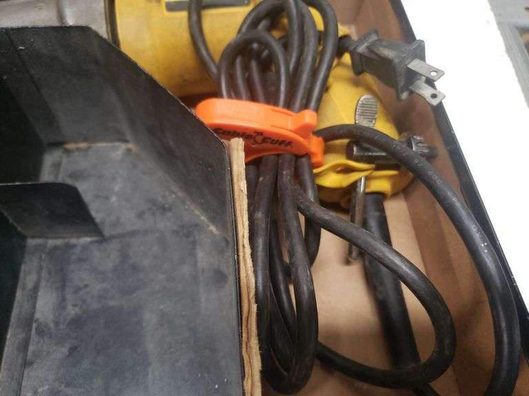 DEWALT 1/2 ELECTRIC DRILL. 11D