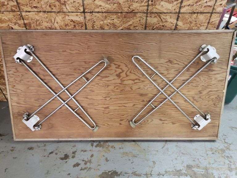 32"X62" FOLDING TABLE