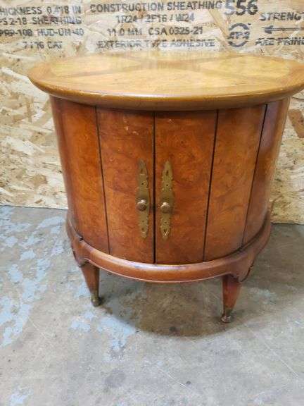 VINTAGE ROUND SIDE TABLE WITH DOORS