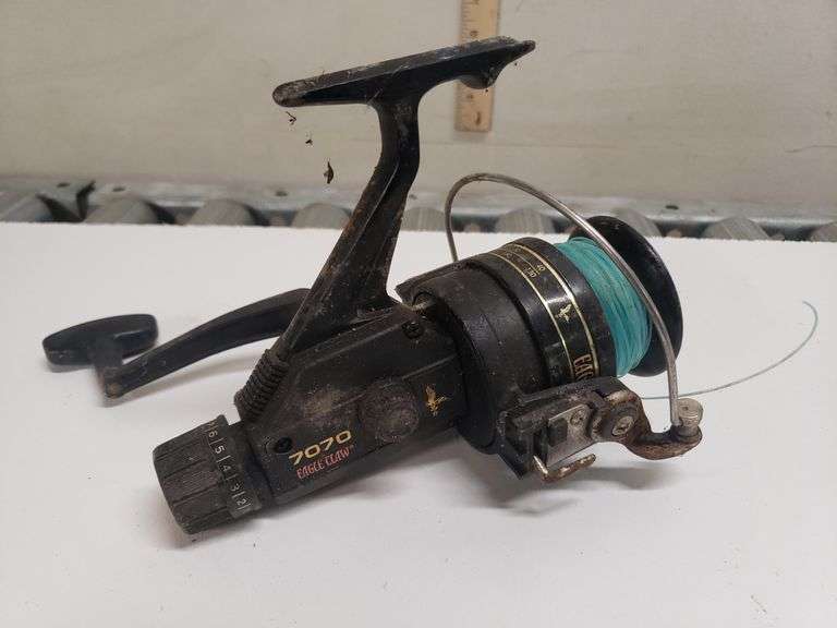 EAGLE CLAW FISHING REEL. 11B