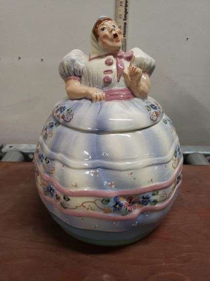 HELENS TATTLE TALE COOKIE JAR. 13B