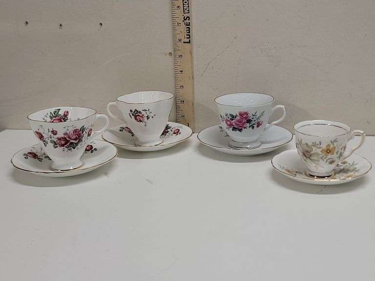 VINTAGE FLORAL TEACUPS & SAUCERS. 00C