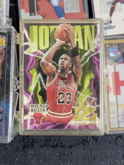 Large Lot of Misc. Sports Trading Cards. 6B