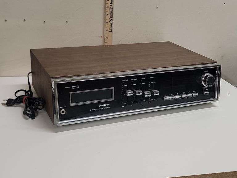 CLARICON 8-TRACK AM-FM STEREO. 00D