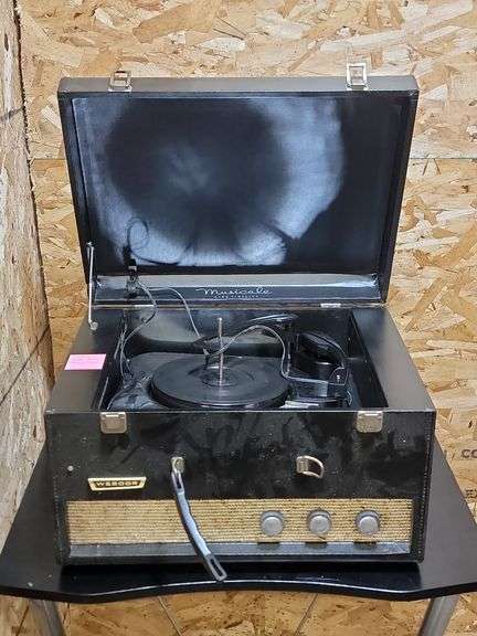WEBCOR TUBE POWER RECORD PLAYER