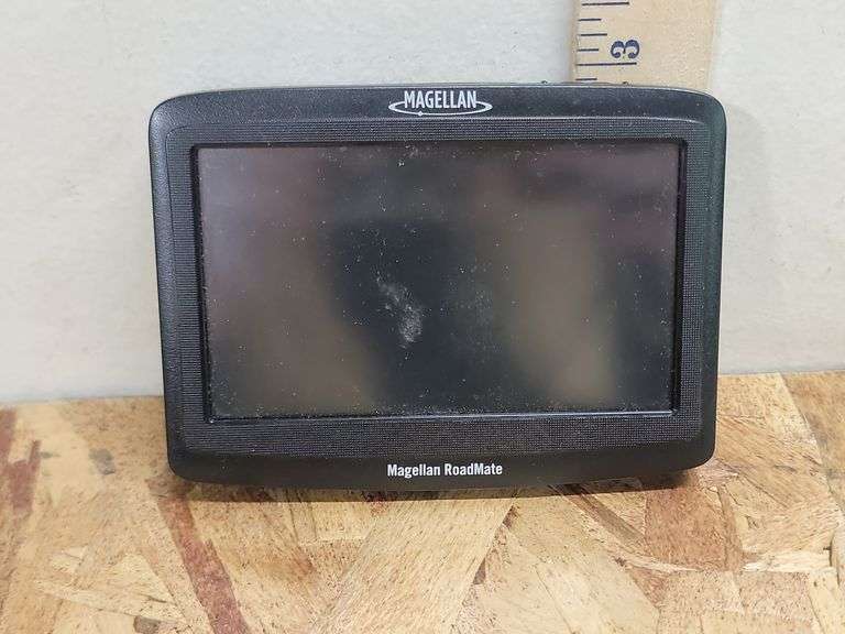 MAGELLAN ROADMATE 1412 PORTABLE GPS NAVIGATOR. 00B