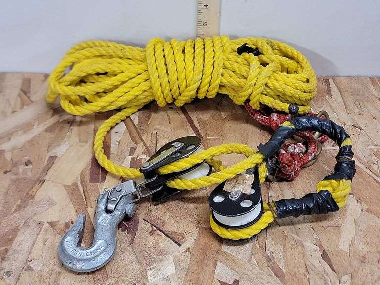 ROPE WITH PULLEYS & HOOK. 18C
