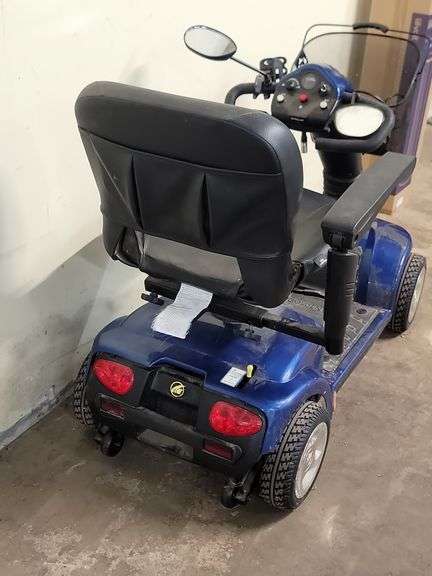 SOLD "Golden Technologies" 4 Wheel Mobility Scooter (BIN $250)  SOLD