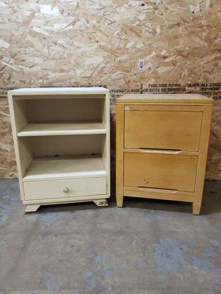 PAIR OF END/SIDE TABLES
