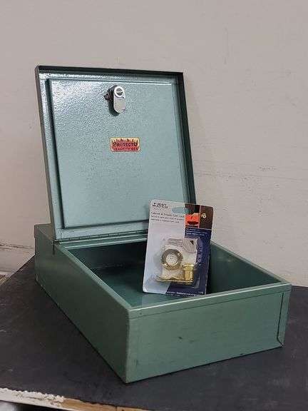 Deluxe Protecto Security Box & Cabinet / Drawer Cam Lock NIP. 8B