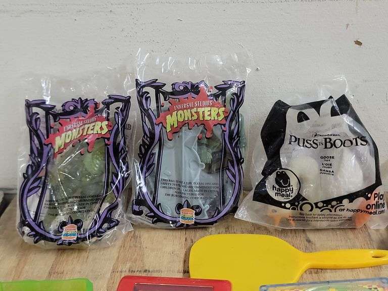 Vintage Collectible Toys- some NIP. 6C