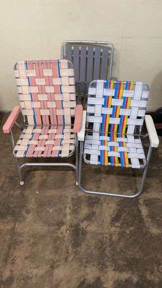 Three vintage foldable lawn chairs
