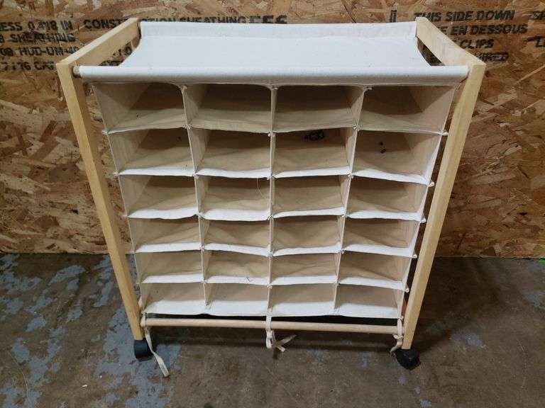 25"X14"X26" SHOE RACK ON WHEELS