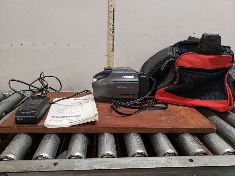 PANASONIC PALMCORDER PV-L600. 12A