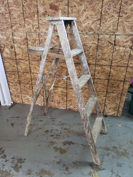 5' A-FRAME LADDER