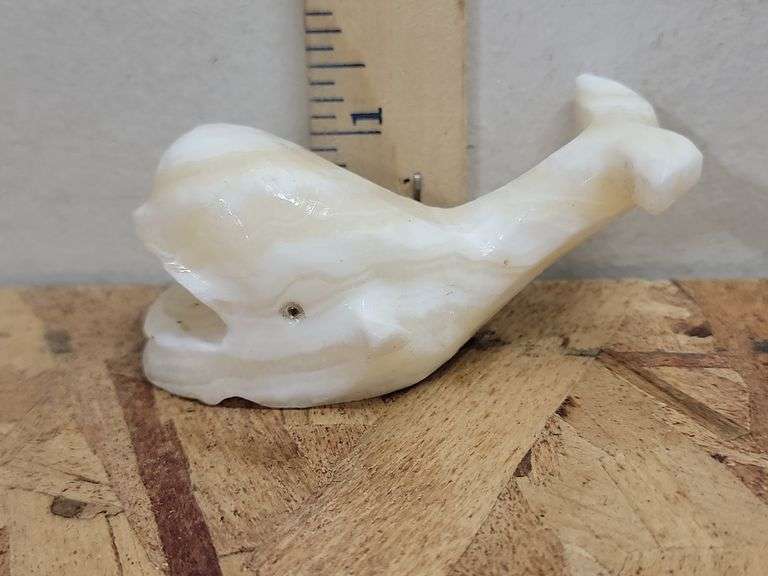 DECORATIVE POLISHED CARVED STONE WHALE FIGURINE. DC