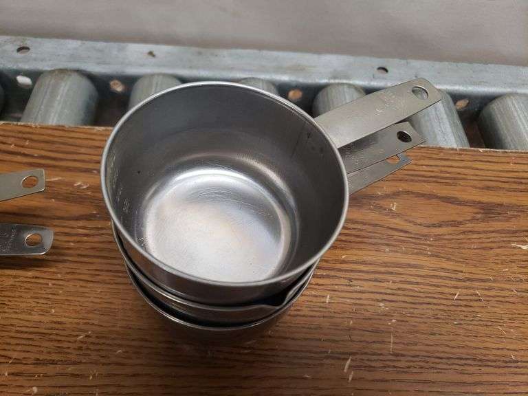 MISC. MEASURING CUPS. 00C