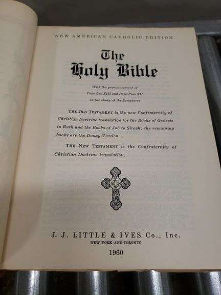 BIBLE LOT. 18C