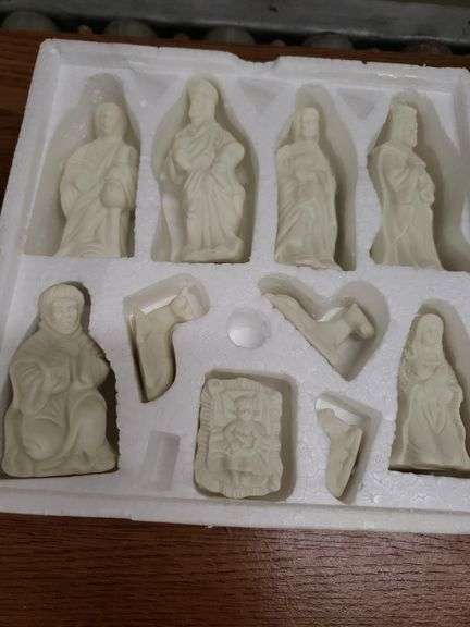 MISC. NATIVITY SCENES, ATLANTIC MOLD AND MORE. 6D