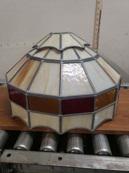 BEAUTIFUL STAINED GLASS LIGHT SHADE. 18D