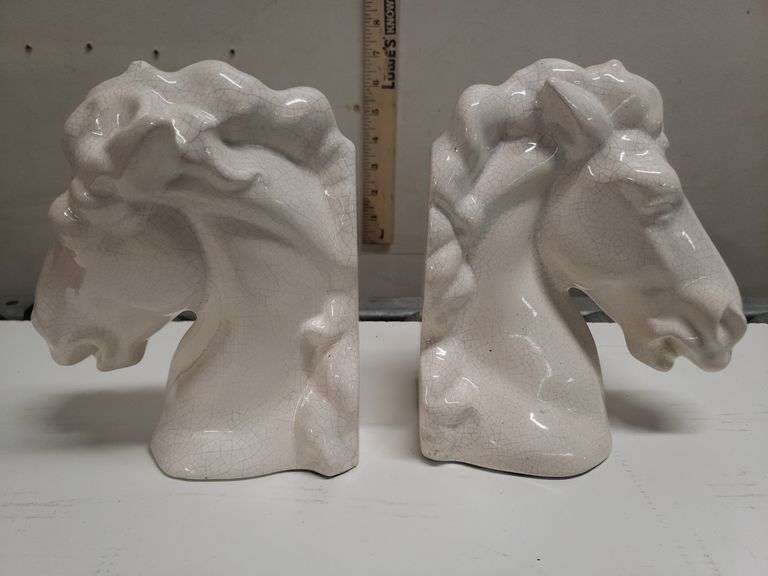 PAIR OF HORSE BUST BOOKENDS. 13B