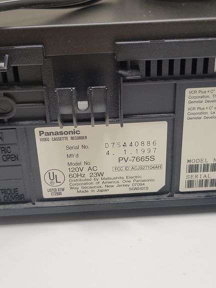 PANASONIC VHS PLAYER (PV-7665S) WITH REMOTE. 00D