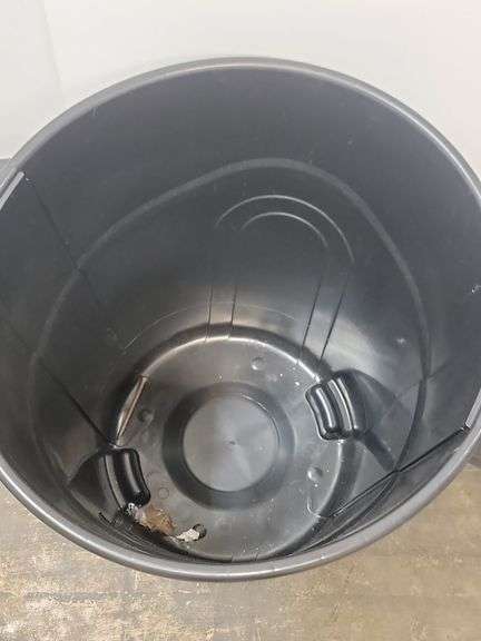Set of 2 Heavy Duty Trash Cans