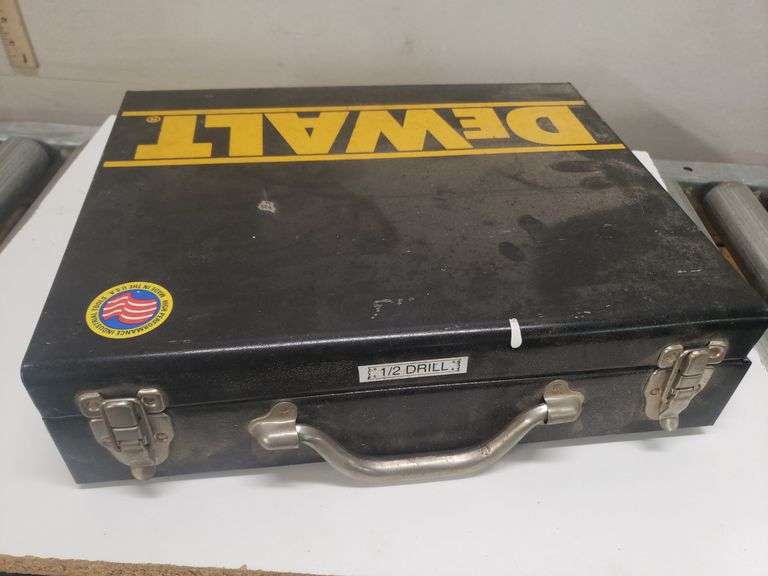 DEWALT 1/2 ELECTRIC DRILL. 11D