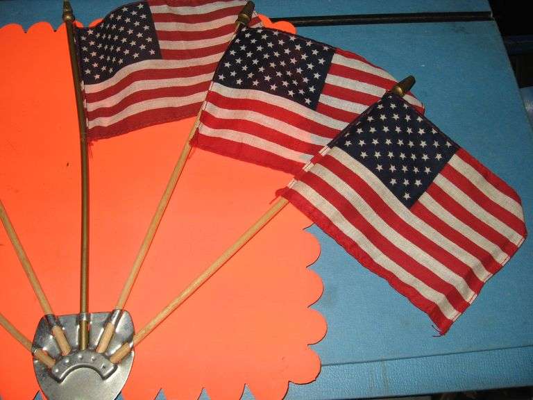 VINTAGE USA FLAG HOLDER FOR BIKES W/ 5 FLAGS