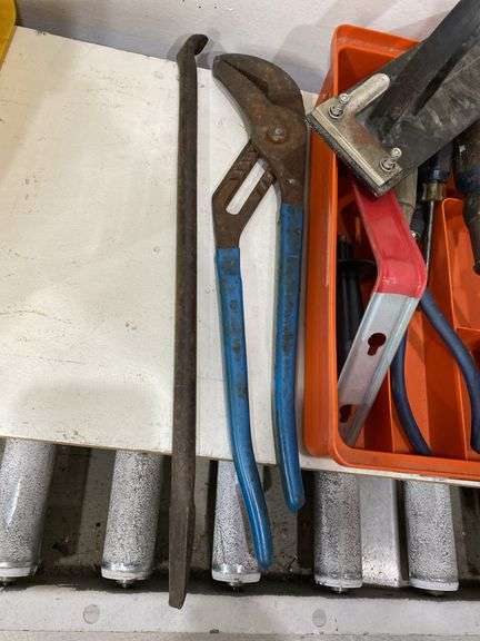 Miscellaneous tools. 3b